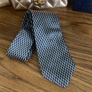 Tiffany and co  Blue Patterned Men's Tie Christmas holiday gift stylish! 61